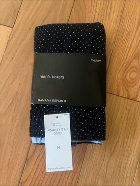 Banana Republic Men's Navy Boxer Shorts with White Dot Print